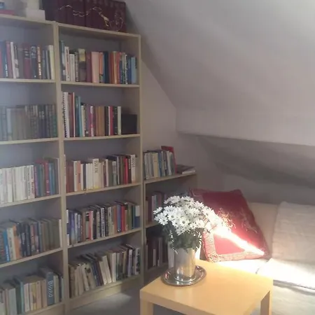 Bed Books & Breakfast