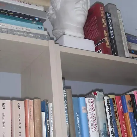 Bed Books & Breakfast *