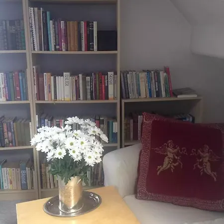 Bed Books & Breakfast Stavanger